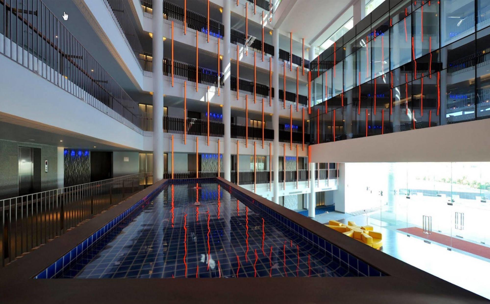 היידראבד Avasa Hotel מראה חיצוני תמונה